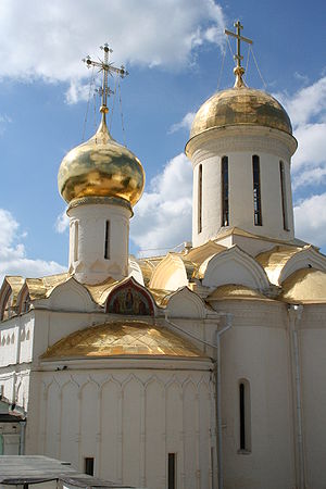 The Trinity Cathedral Troitse Sergiyeva Lavra.jpg
